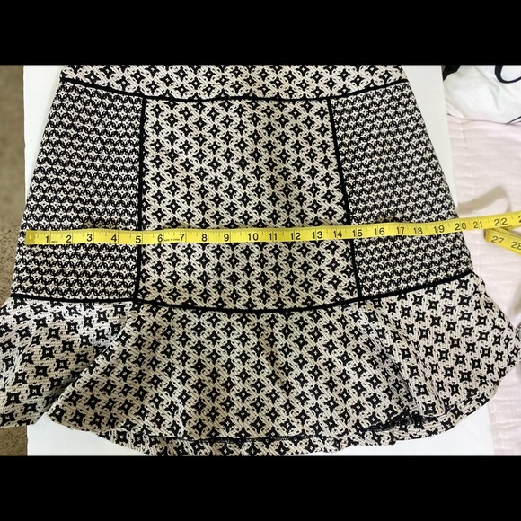 NWT Loft cream and black tulip π· skirt Sz 10P - Picture 9 of 15